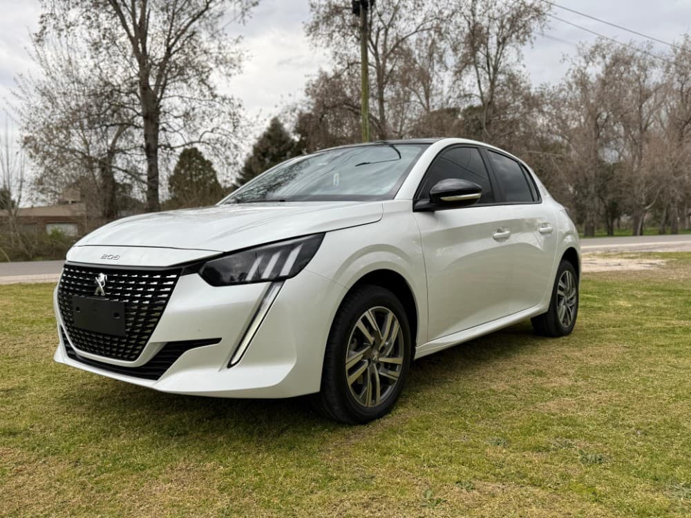 Peugeot 208 Feline