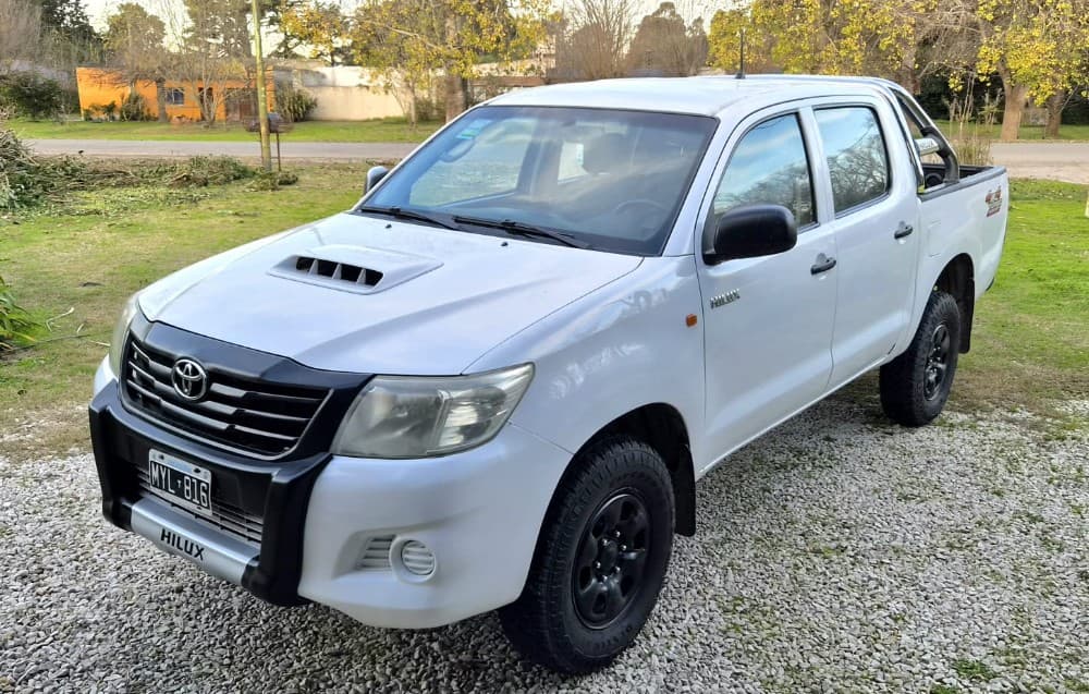 Toyota TOYOTA  HILUX DX 2013 4x4